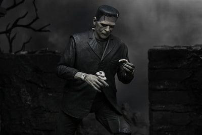 Universal Monsters - 7" Scale Action Figure - Ultimate Frankenstein's Monster (Black & White)